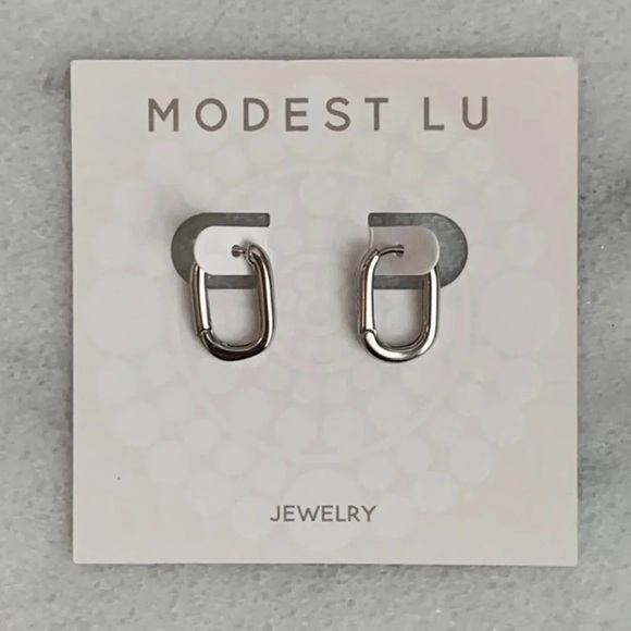 COPY - Sterling Silver Oval Hoop Huggie Earrings Brand New - Picture 2 of 4